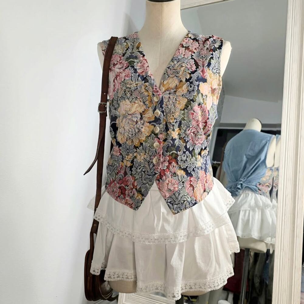 Vintage Floral Tapestry Vest Button Front Cottagecore Grandmacore Waistcoat